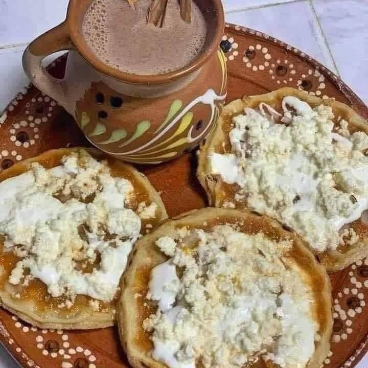 Picaditas and café de olla